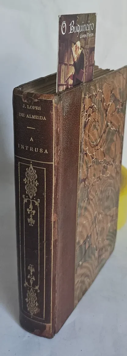 A Intrusa - Autografado